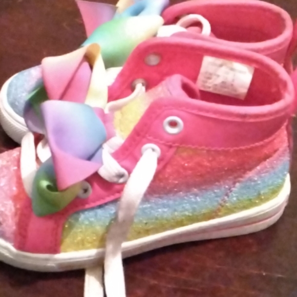 Sneakers - Picture 2 of 3